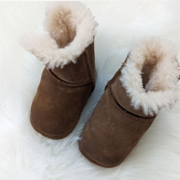 Baby UGG AUSTRALIA ERIN 225827 chestnut sheepskin boots S Small / 2-3 infant - Picture 4 of 9